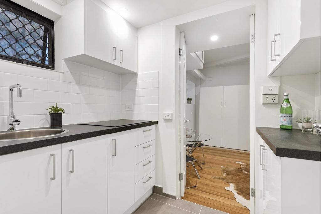 Readyset Apartments On Anthony Melbourne Exterior photo